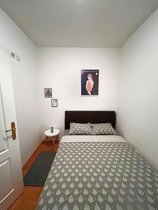 Cozy, Charming One Bedroom Apt Podgorica Exterior foto